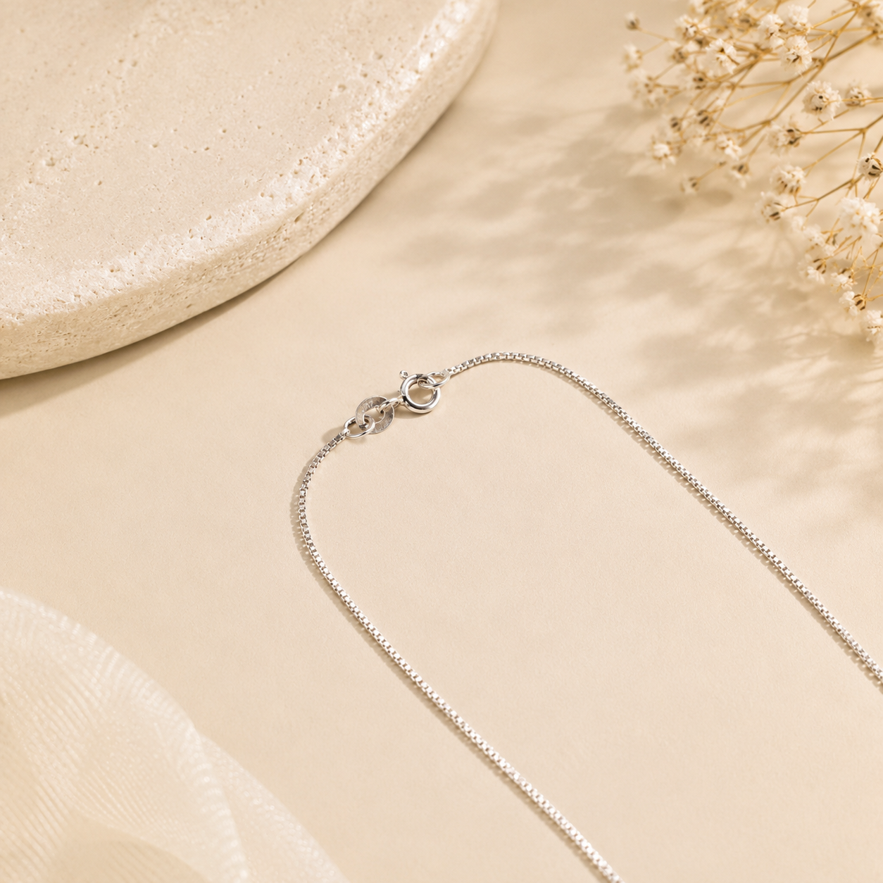 Navya Sleek Silver Chain