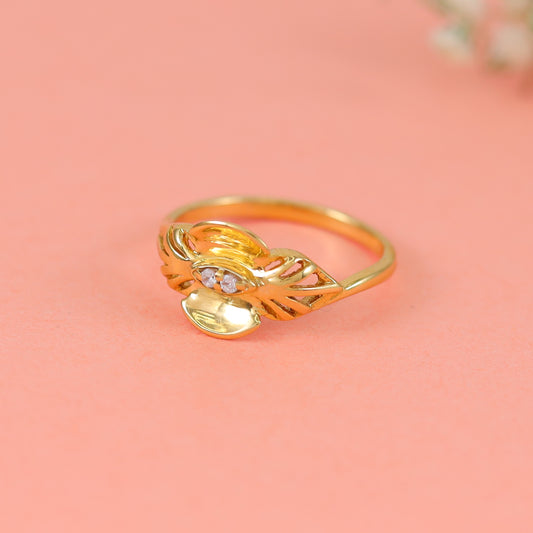 Aarna Pleasing 18Karat Gold Ring