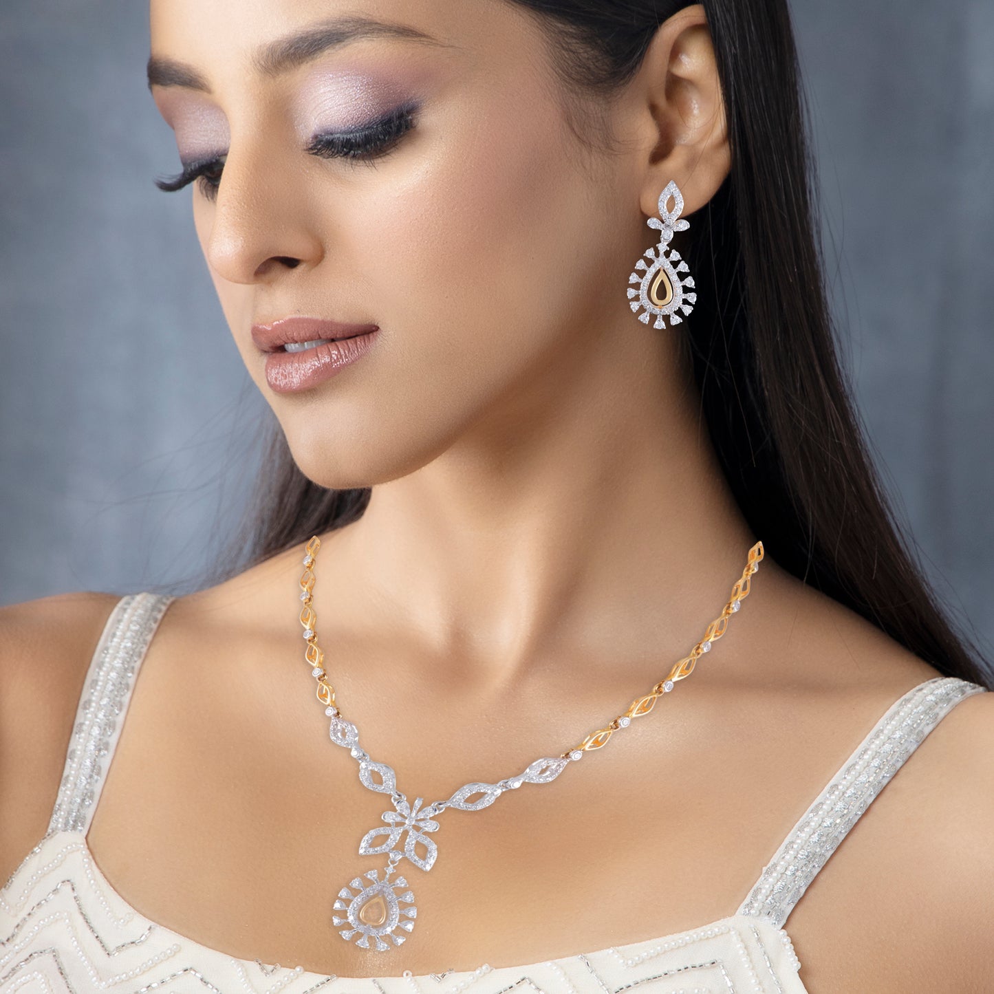 Navi Charming Diamond Necklace Set