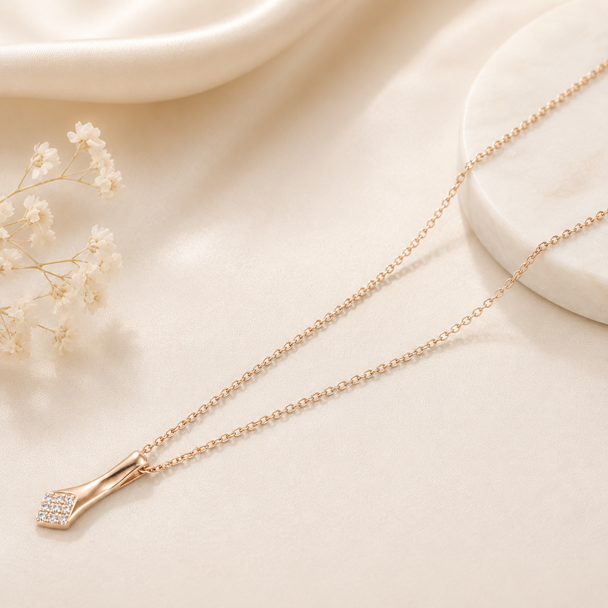 Minimal Shimmer Silver Necklace