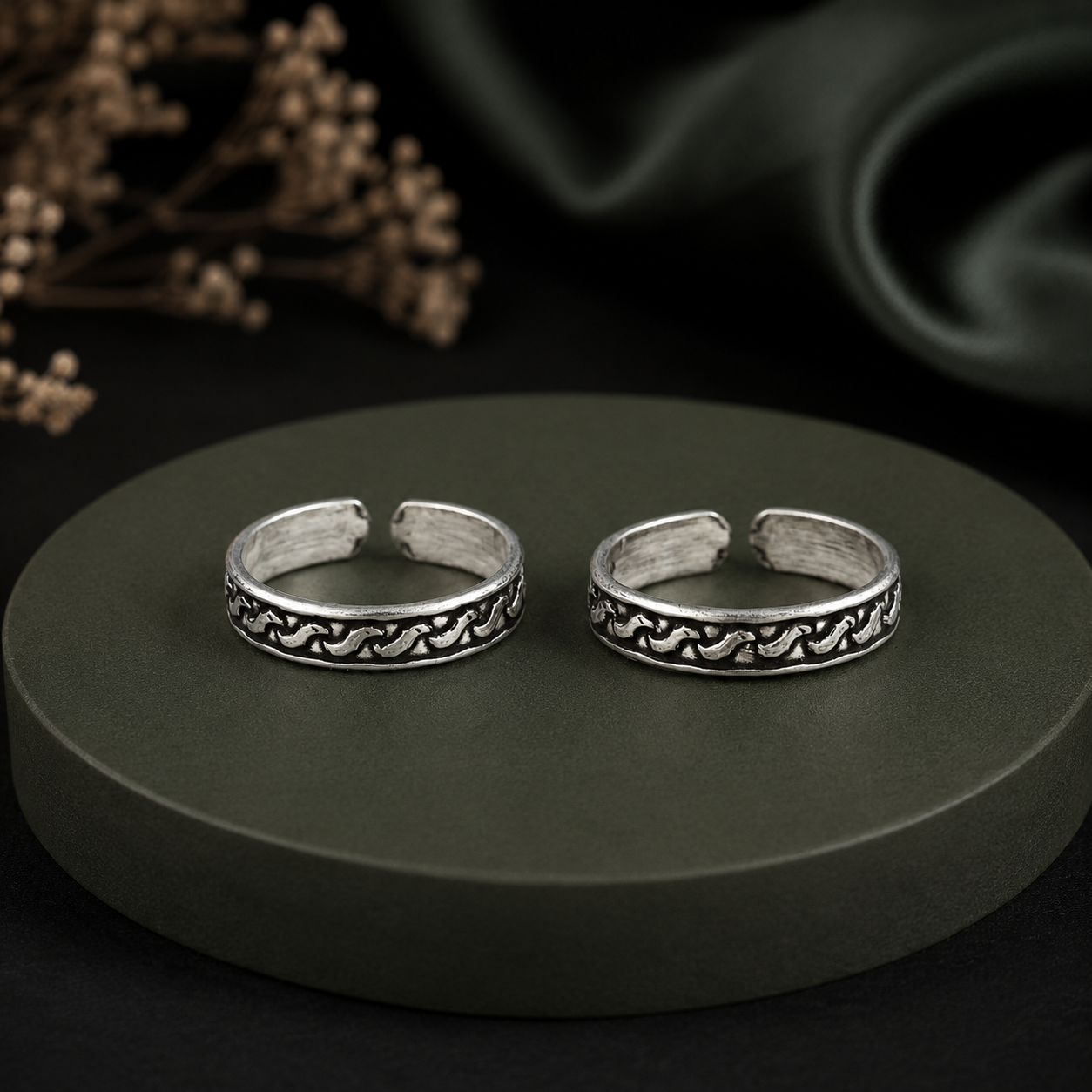 Dhruvika Delightful Silver Toe Rings