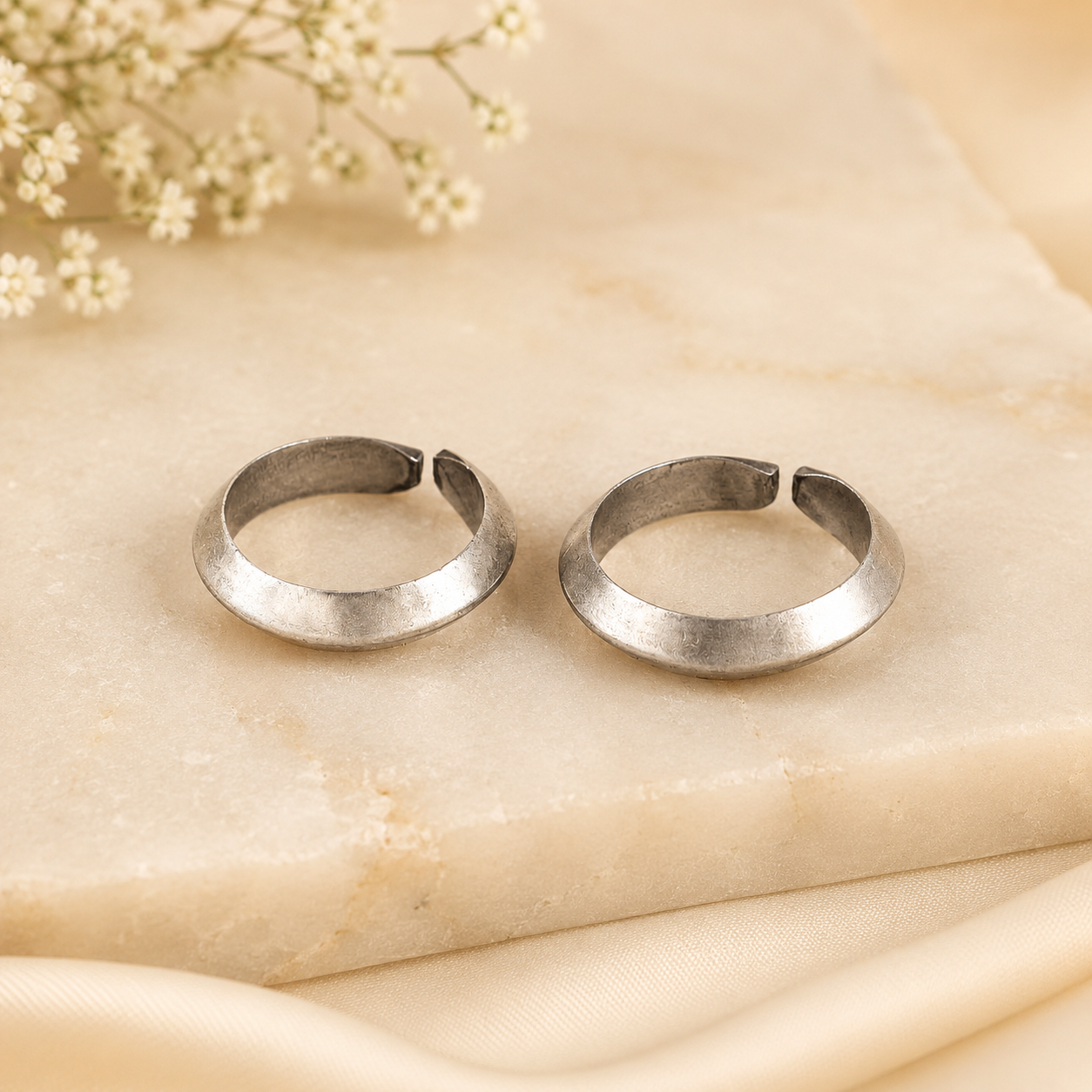 Myra Broad Band Silver Toe Rings