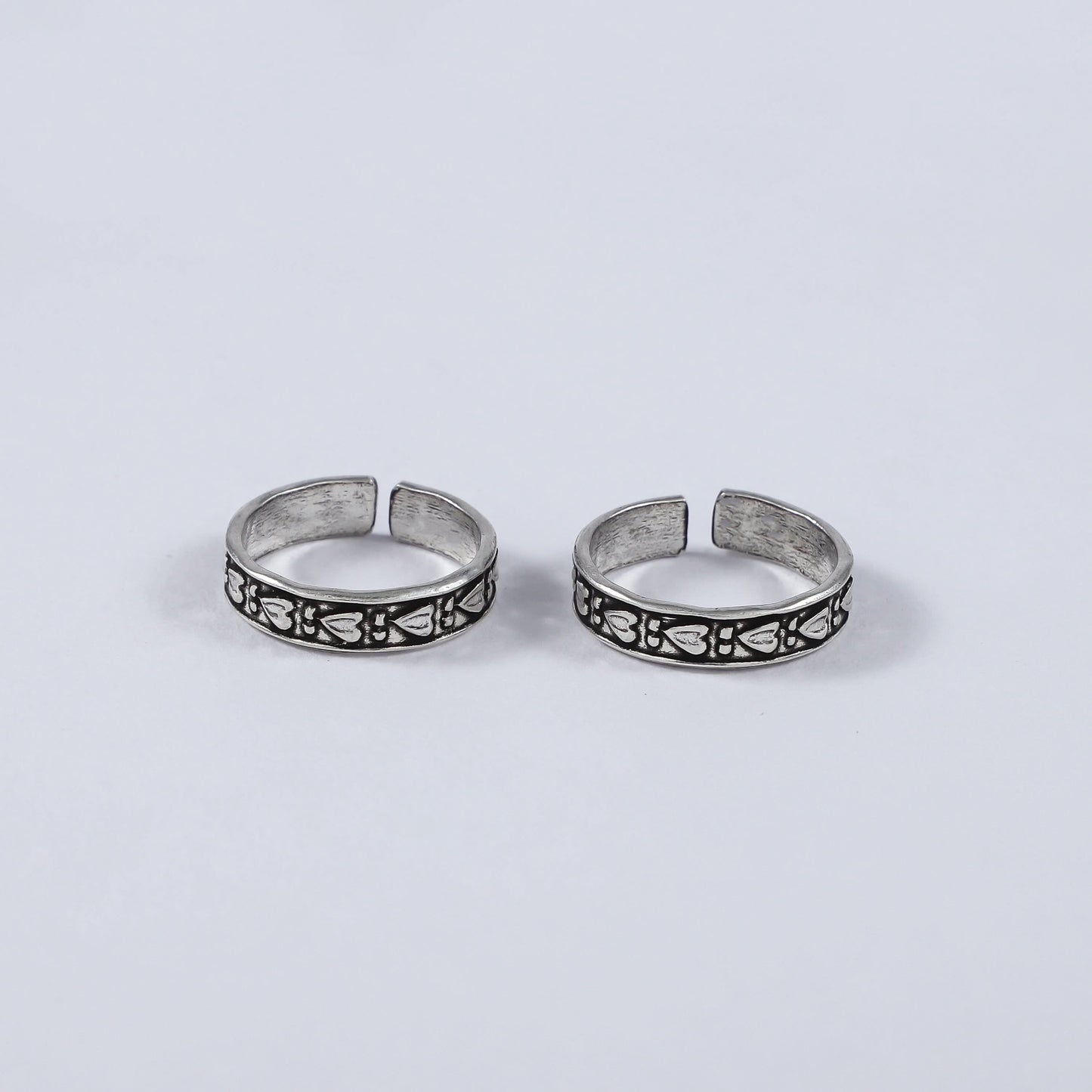 Asha Oxidised Heart Silver Toe Rings