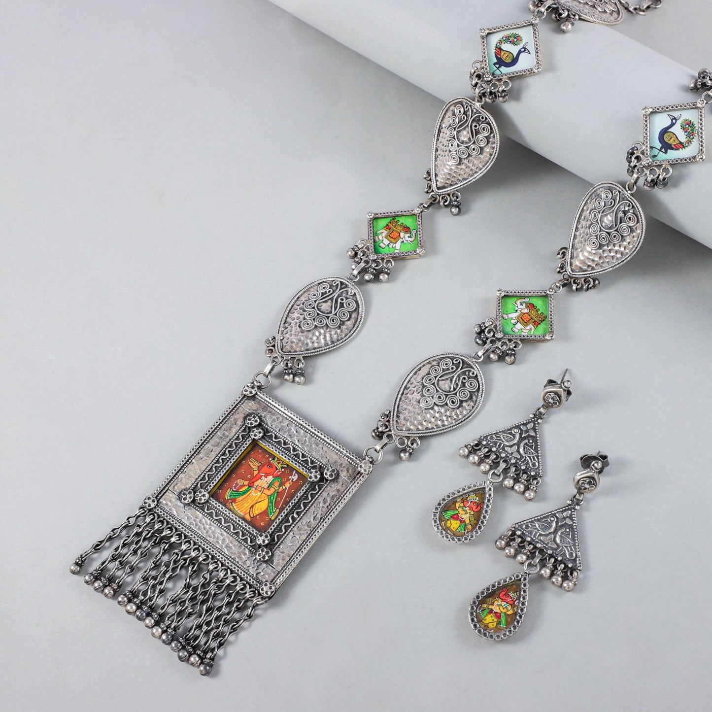 Jasleen Royal Artistic Silver Necklace Set