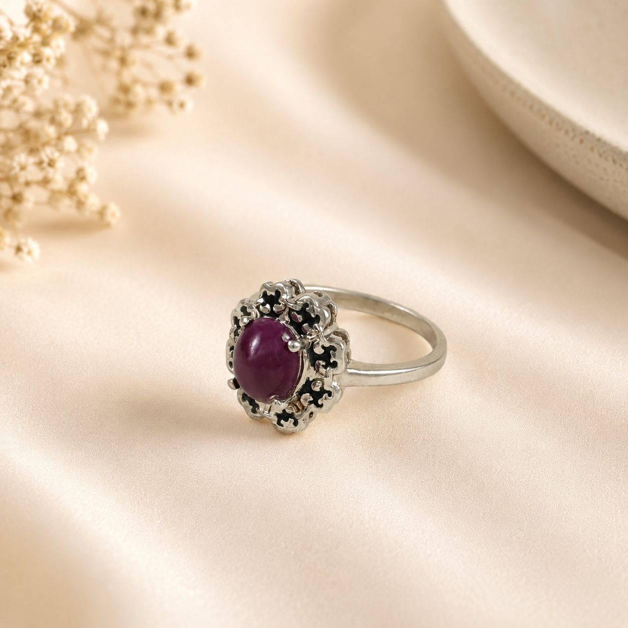 Vihana Antique Red Stone Flower Ring