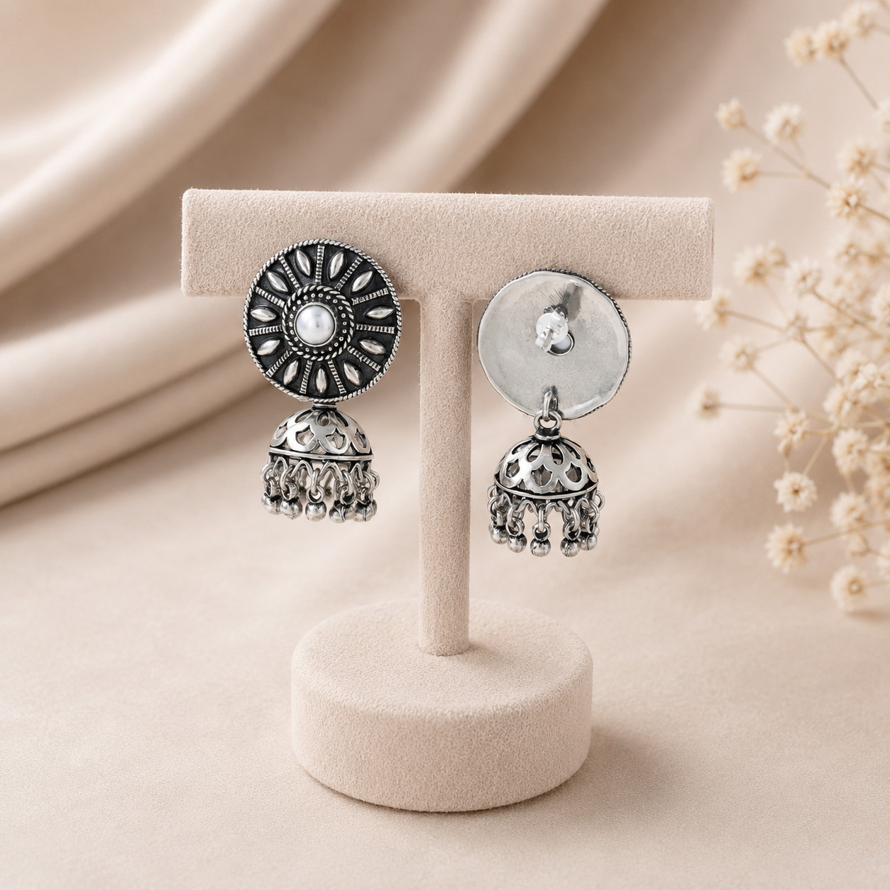Himanshi Ethnic Glow Silver Jhumki