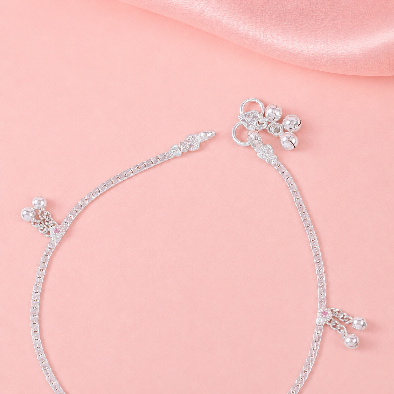 Mahira Simple Charm Drop Silver Anklets