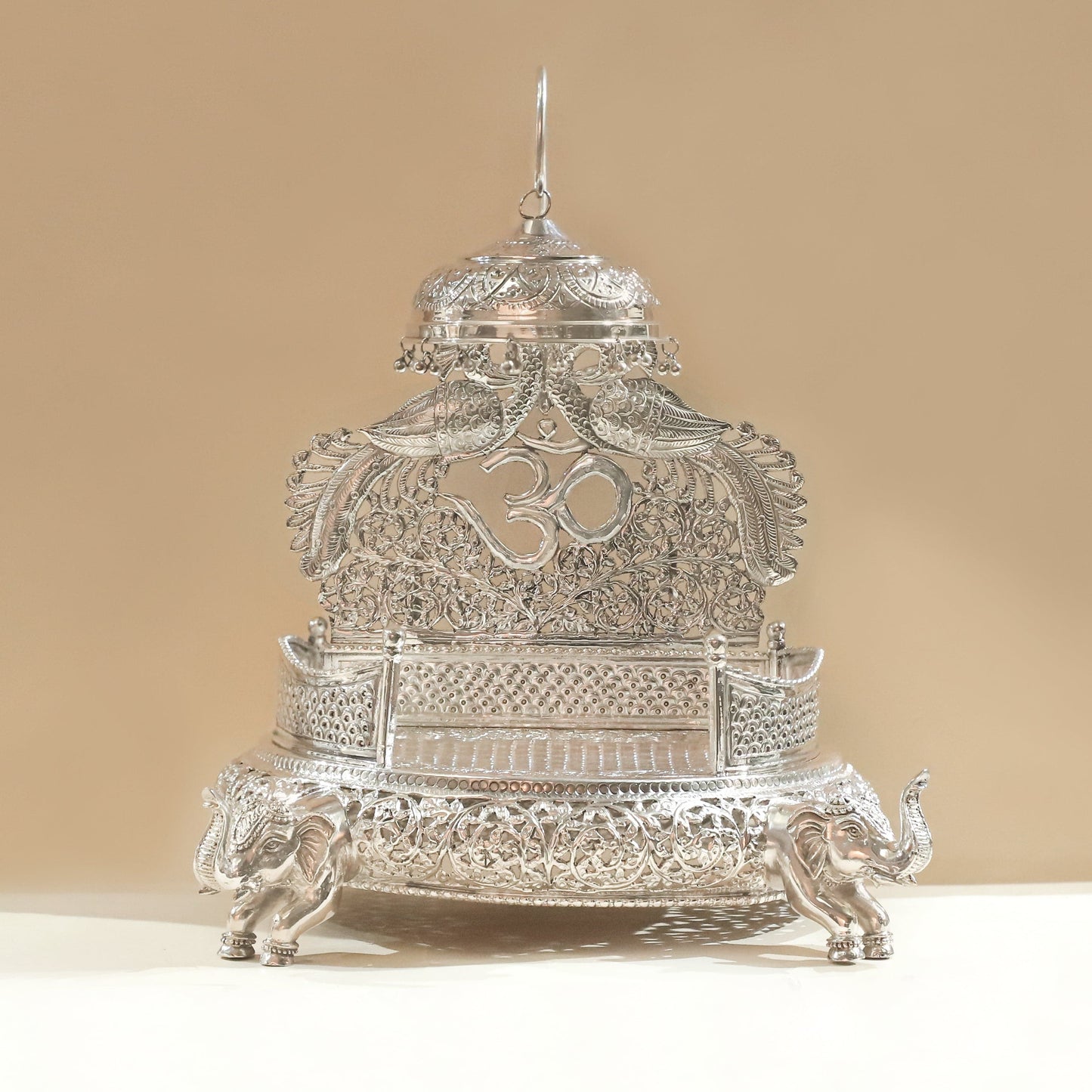 Regal Om Silver Singasan