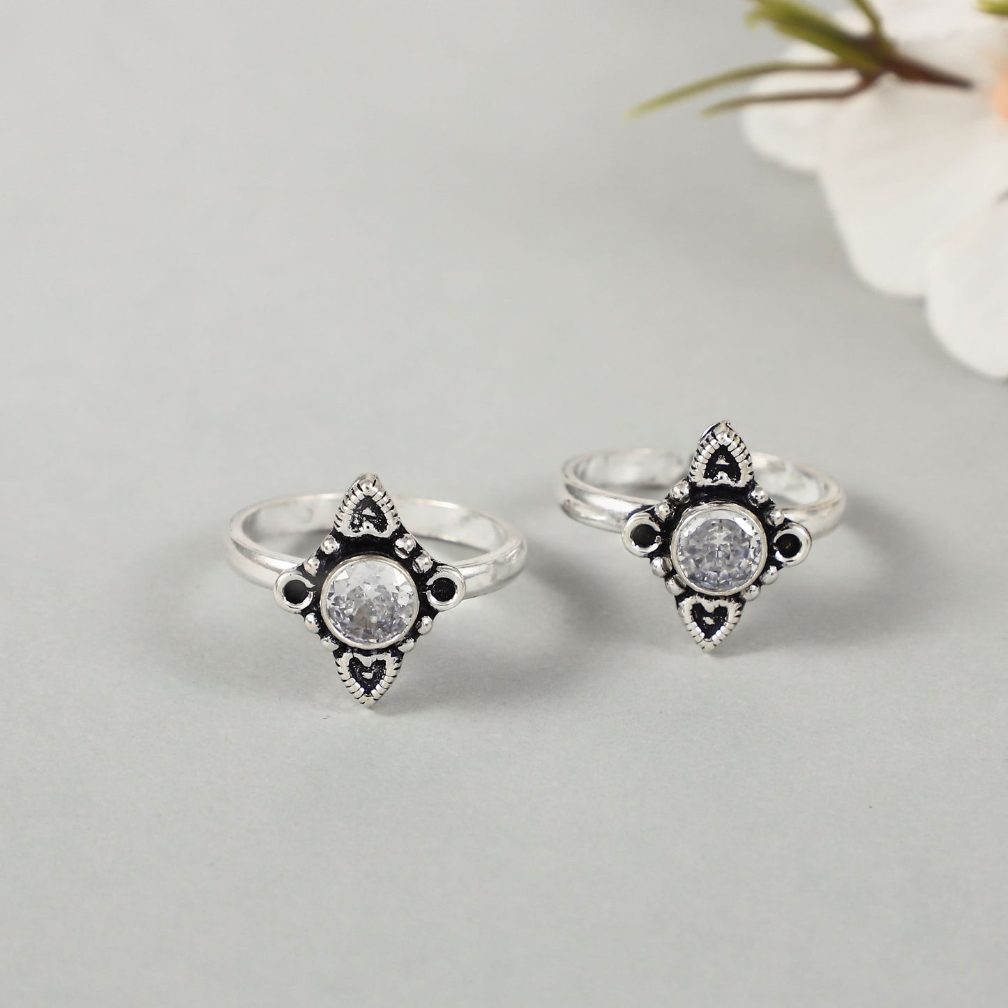 Anvi Silver Toe Rings