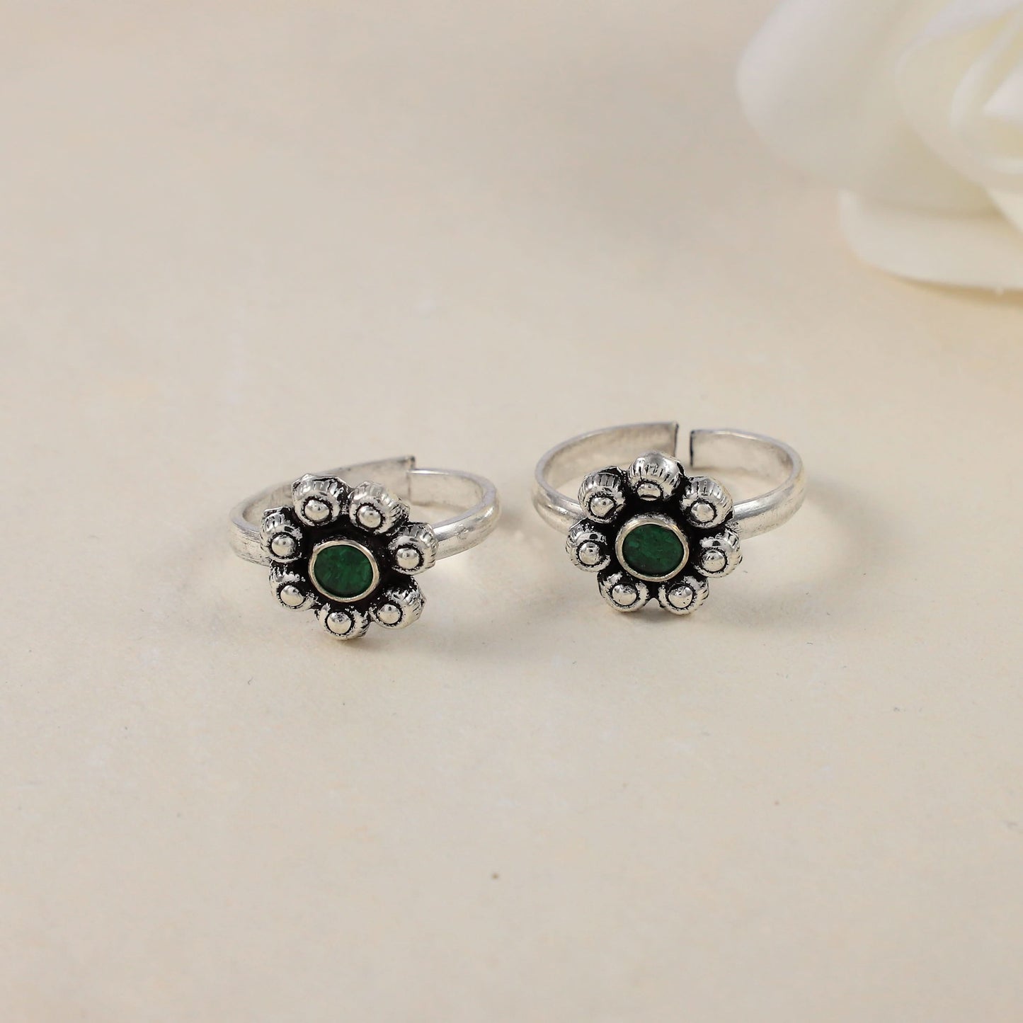 Sheena Green Bloom Silver Toe Rings