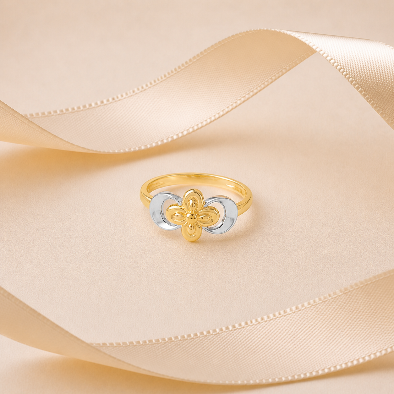 Divya Florique Bloom Gold Ring