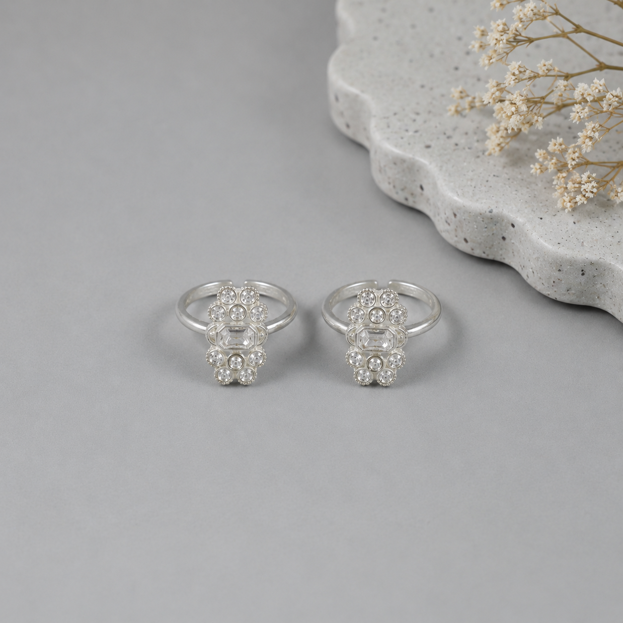 Ira Dazzle Bloom Silver Toe Rings