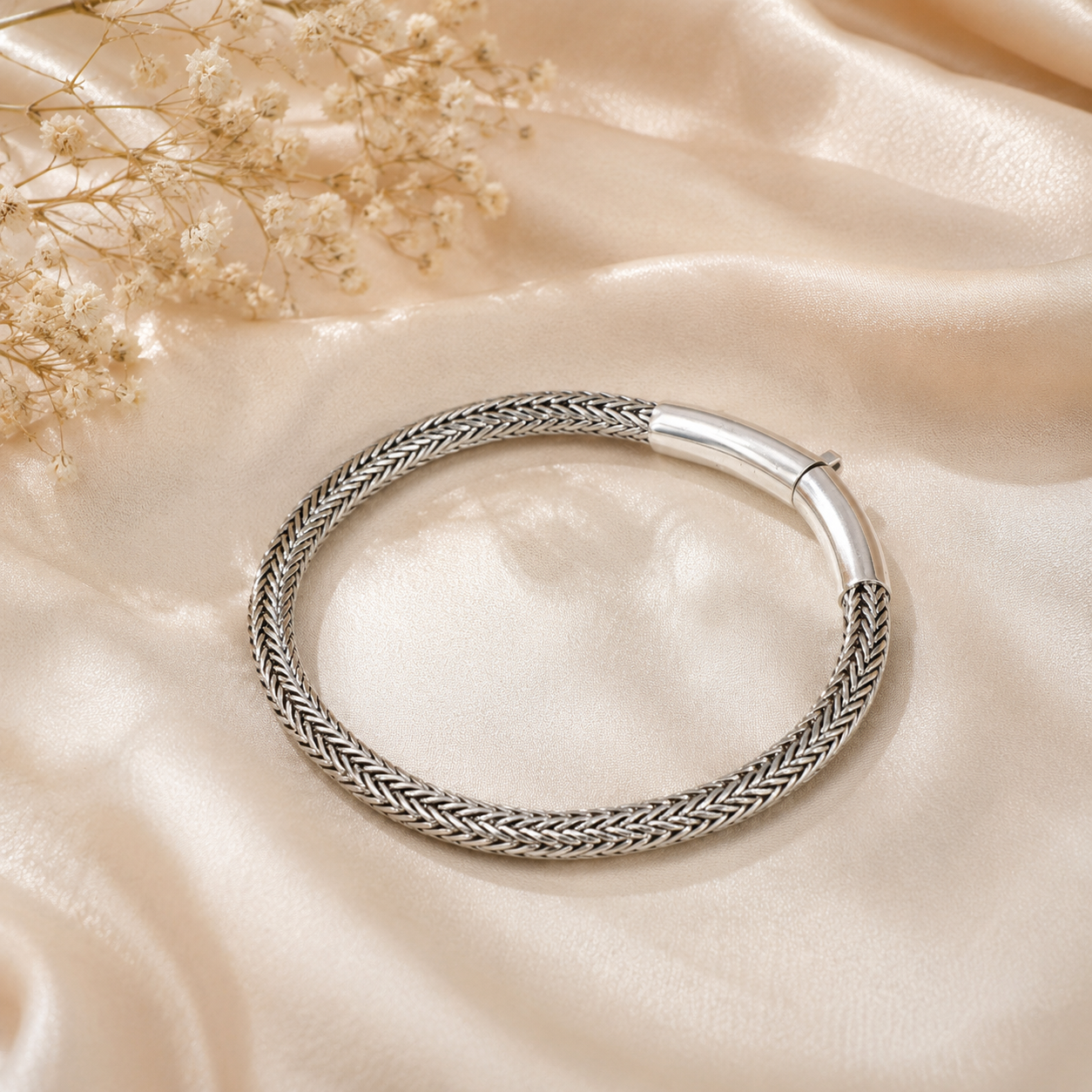 Urvi Chain Silver Bracelet