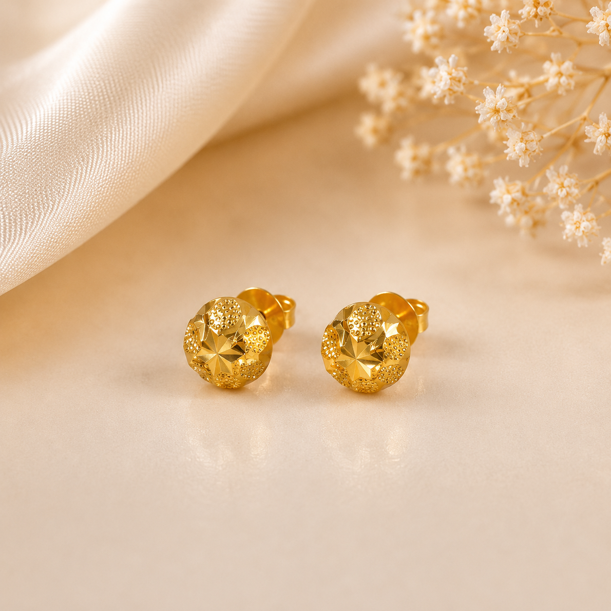 Chetna Eternal Glow Gold Earrings