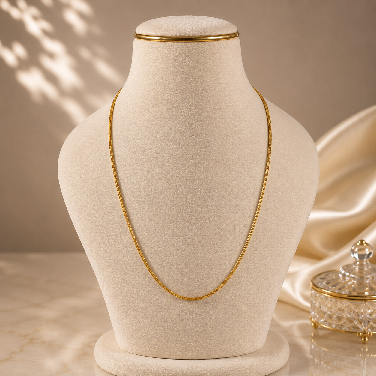 Avyanna Gleam Gold Chain