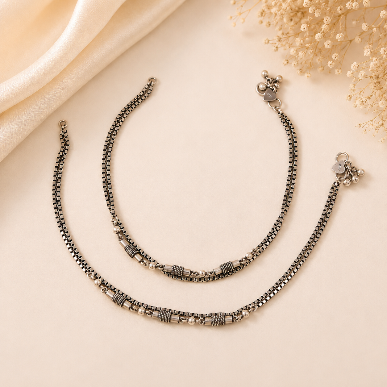 Saanvi Regal Box Chain Silver Anklets