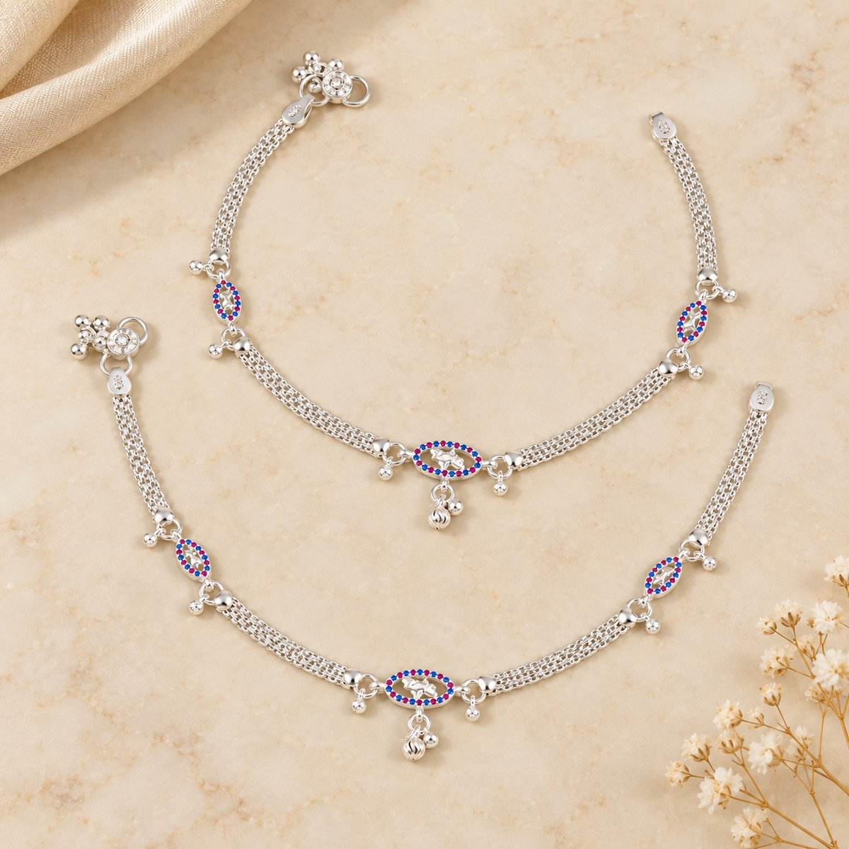 Dual-Tone Oval Charm Silver Anklets