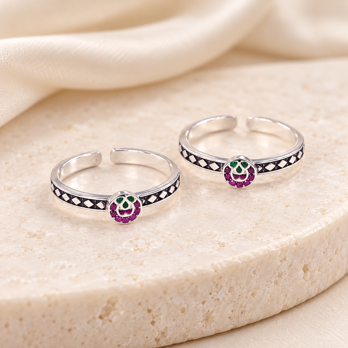 Mayura Charm Silver Toe Rings