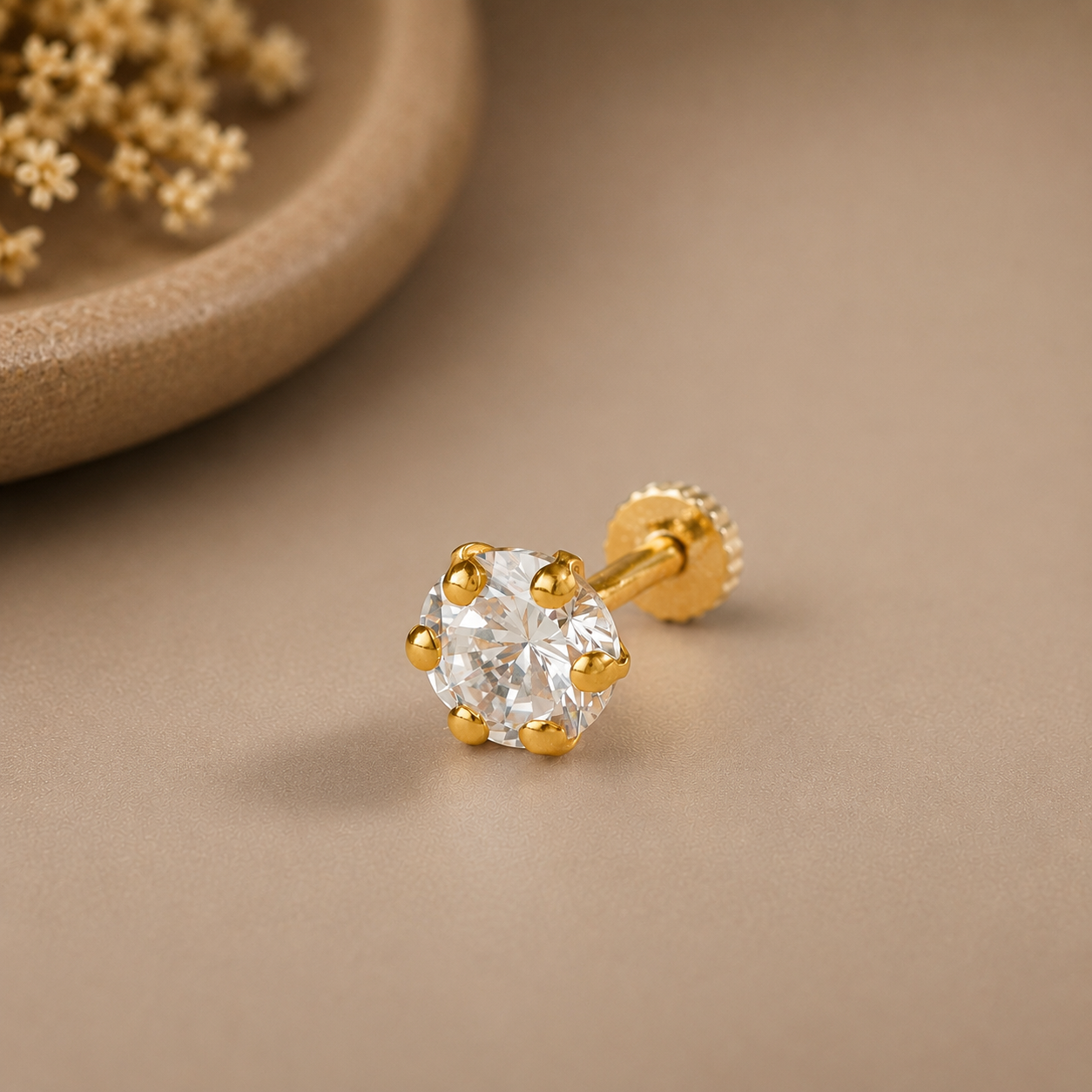 Venika Shining Petal Gold Nose Pin
