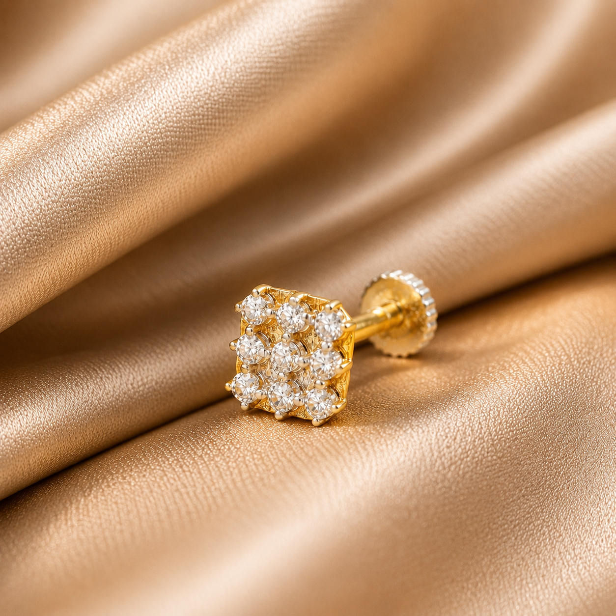 Kiyana Luxe Glow Gold Nose Pin