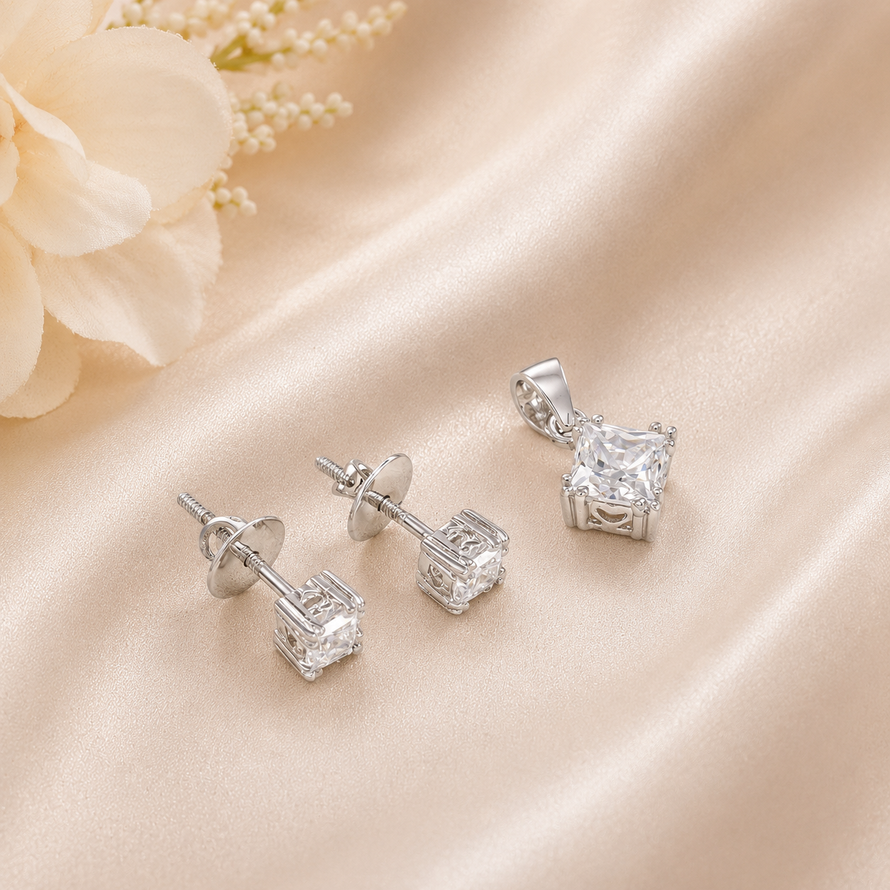 Ena Divine Glow Pendant Set