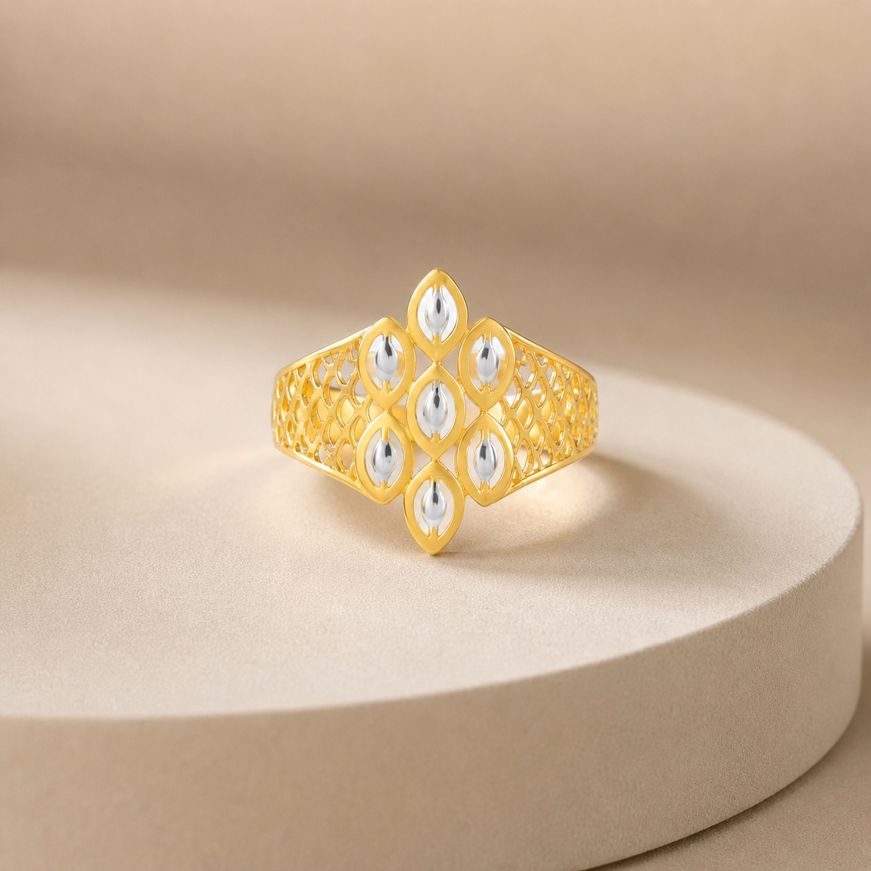 Zareen Lattice Bloom Gold Ring