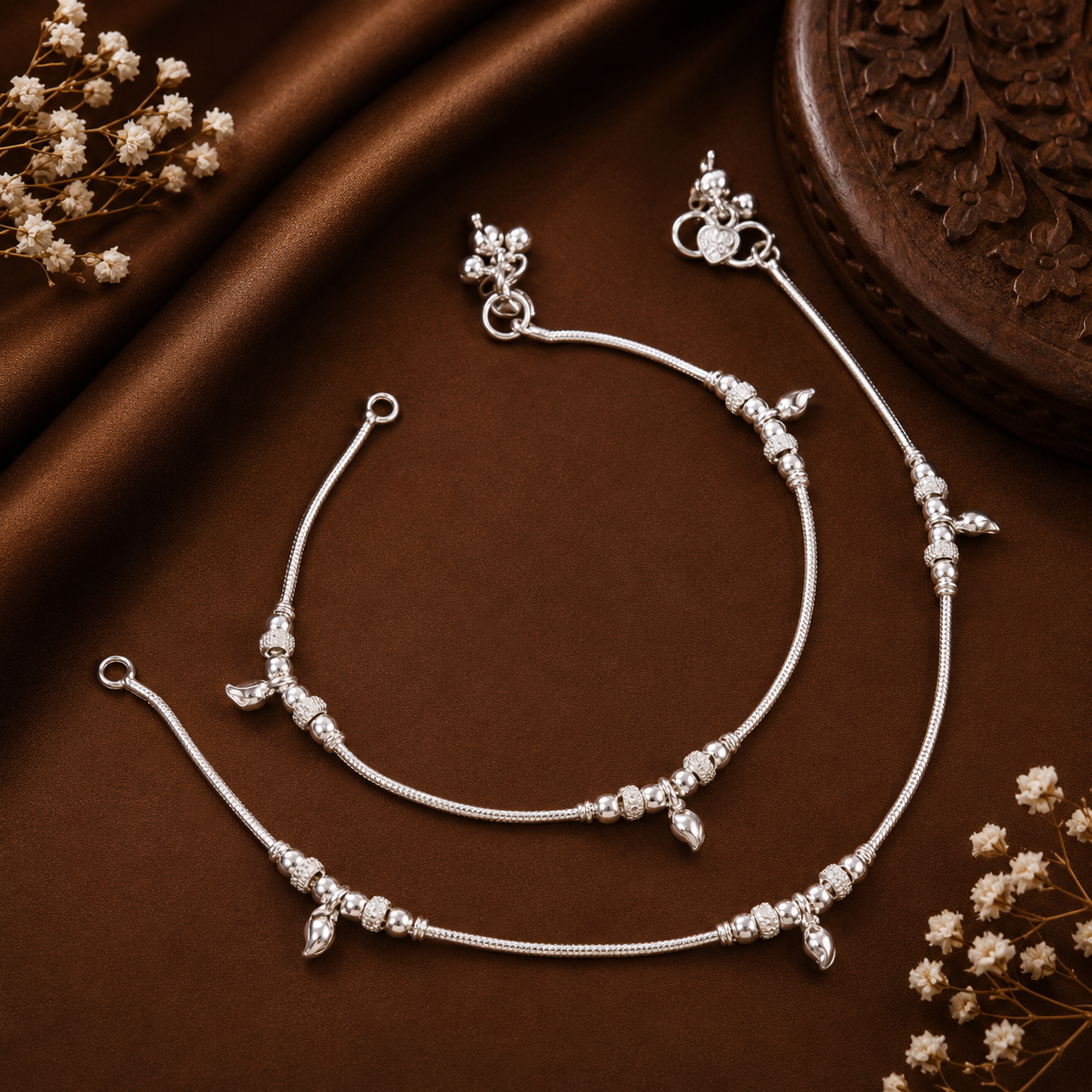 Shimmering Leaf Drops Silver Anklets