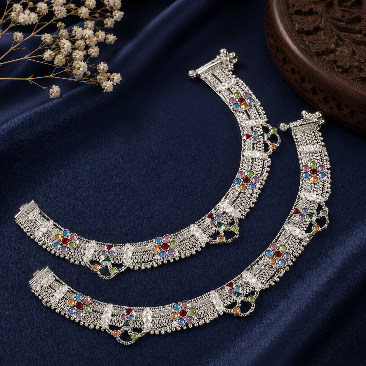 Nayra Color Bloom Silver Anklets
