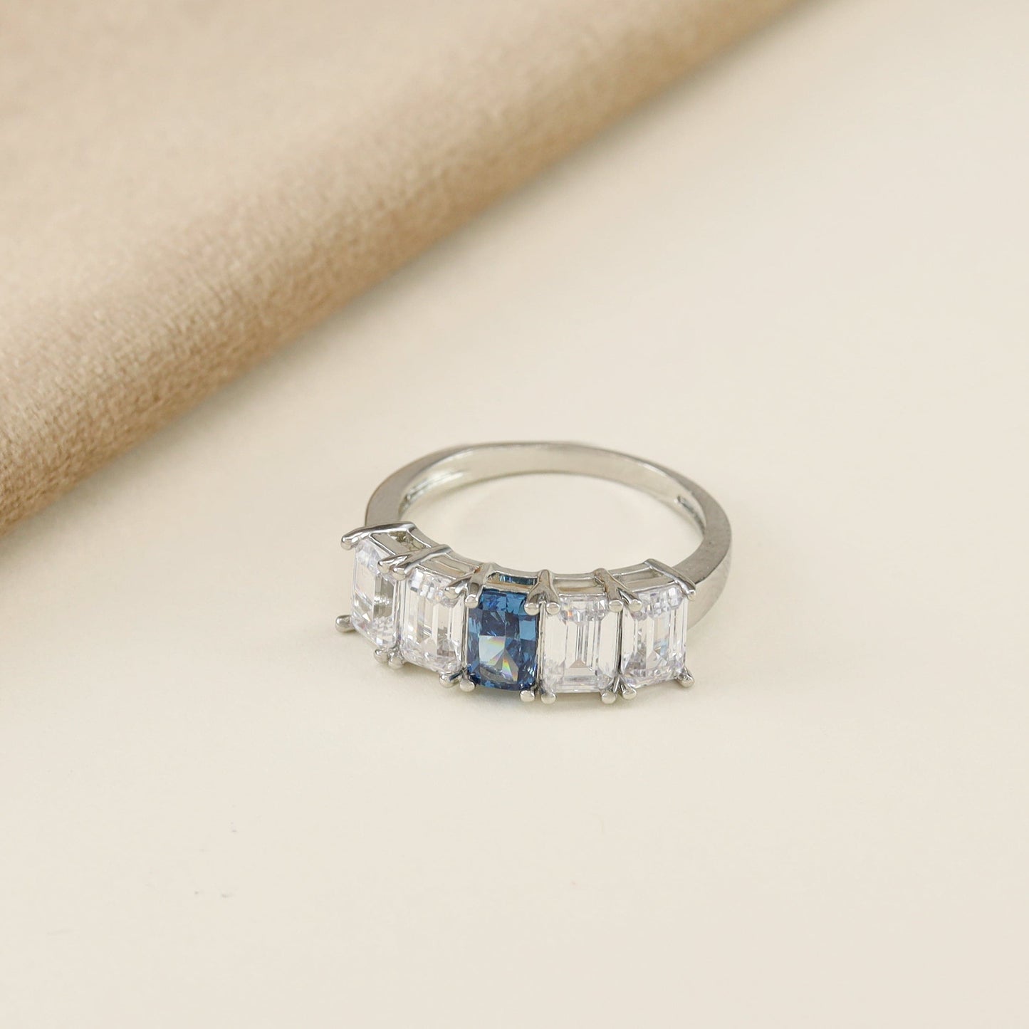 Sana Elegant Silver Ring