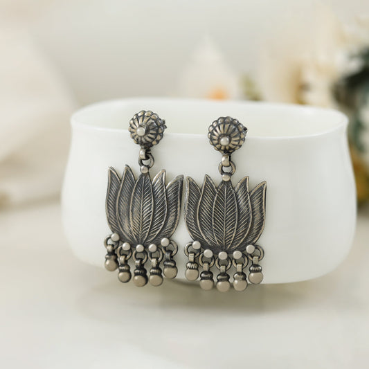 Sia Elegant Silver Earrings