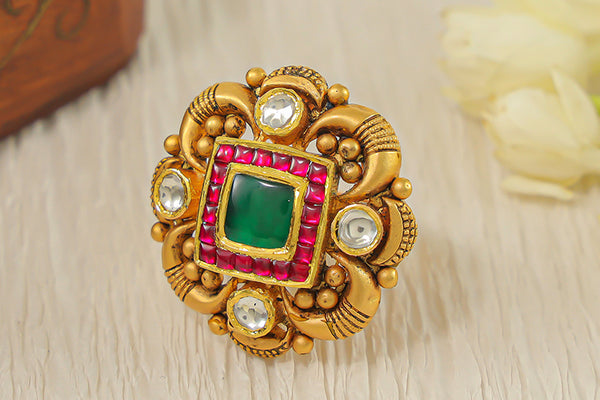Gold Jewellery Trends: What's Hot in 2023