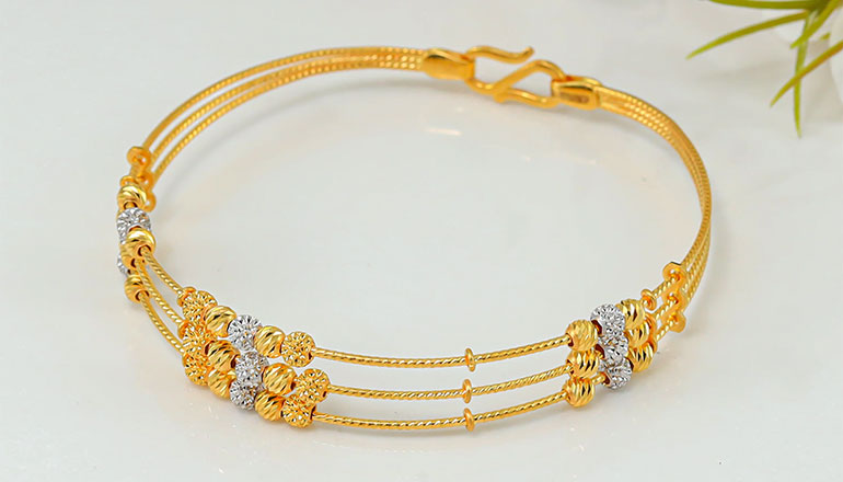 The Must-Have Gold Bracelets for Your Collection