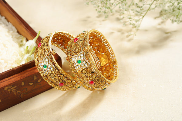 Why Gold Continues to Outshine Other Investments This December