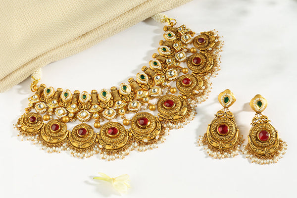 Gold Jewellery Through Generations: A Timeless Tradition