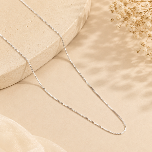 Navya Sleek Silver Chain
