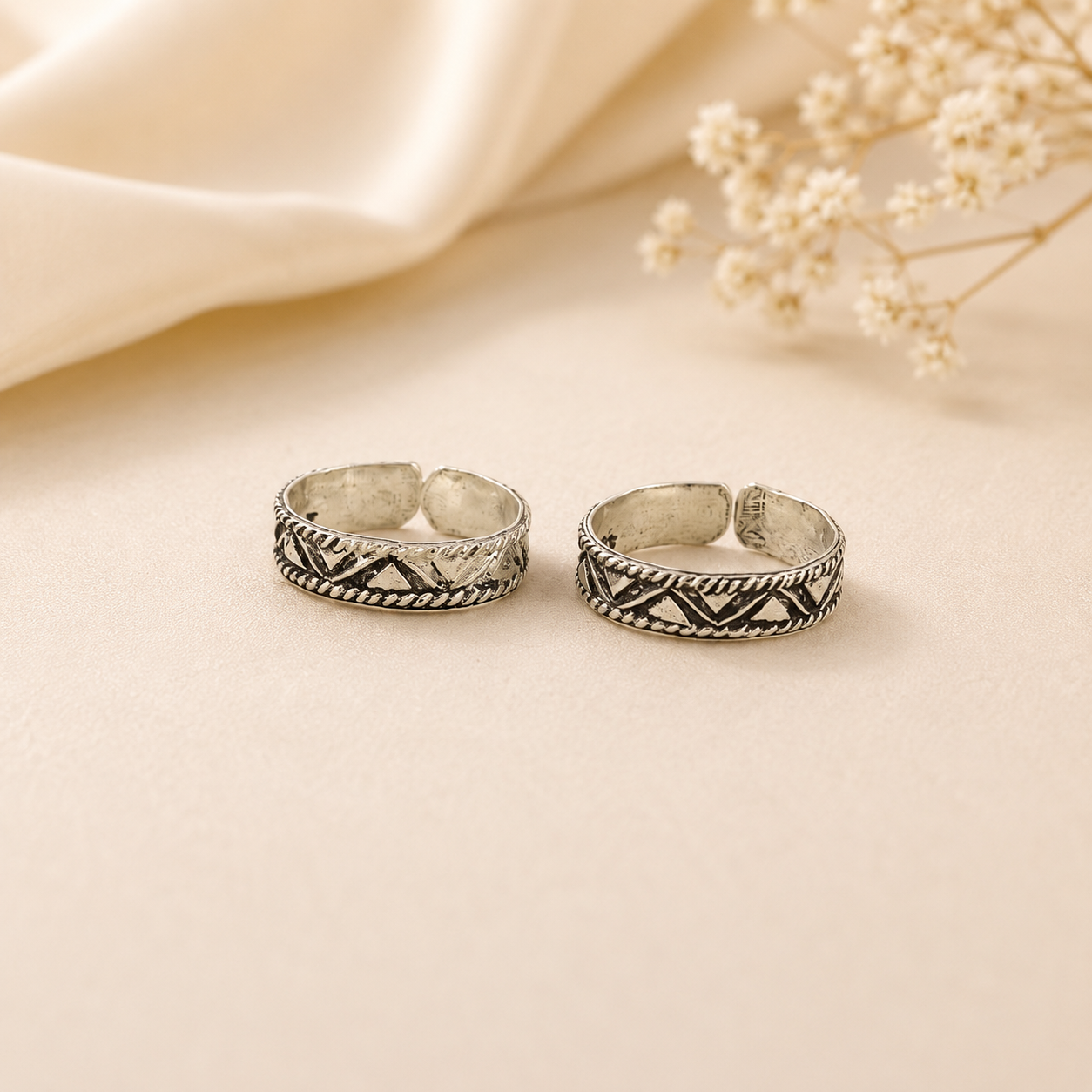 Heritage Edge Silver Toe Rings