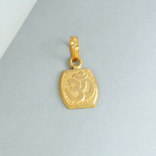 Classic OM Gold Pendant