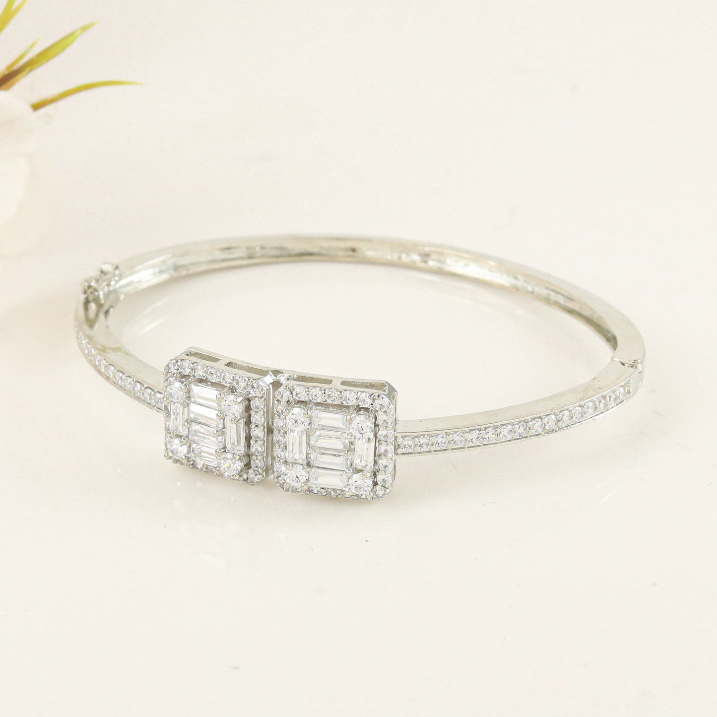 Divika Lovely Swarovski Zirconia Silver Bracelet