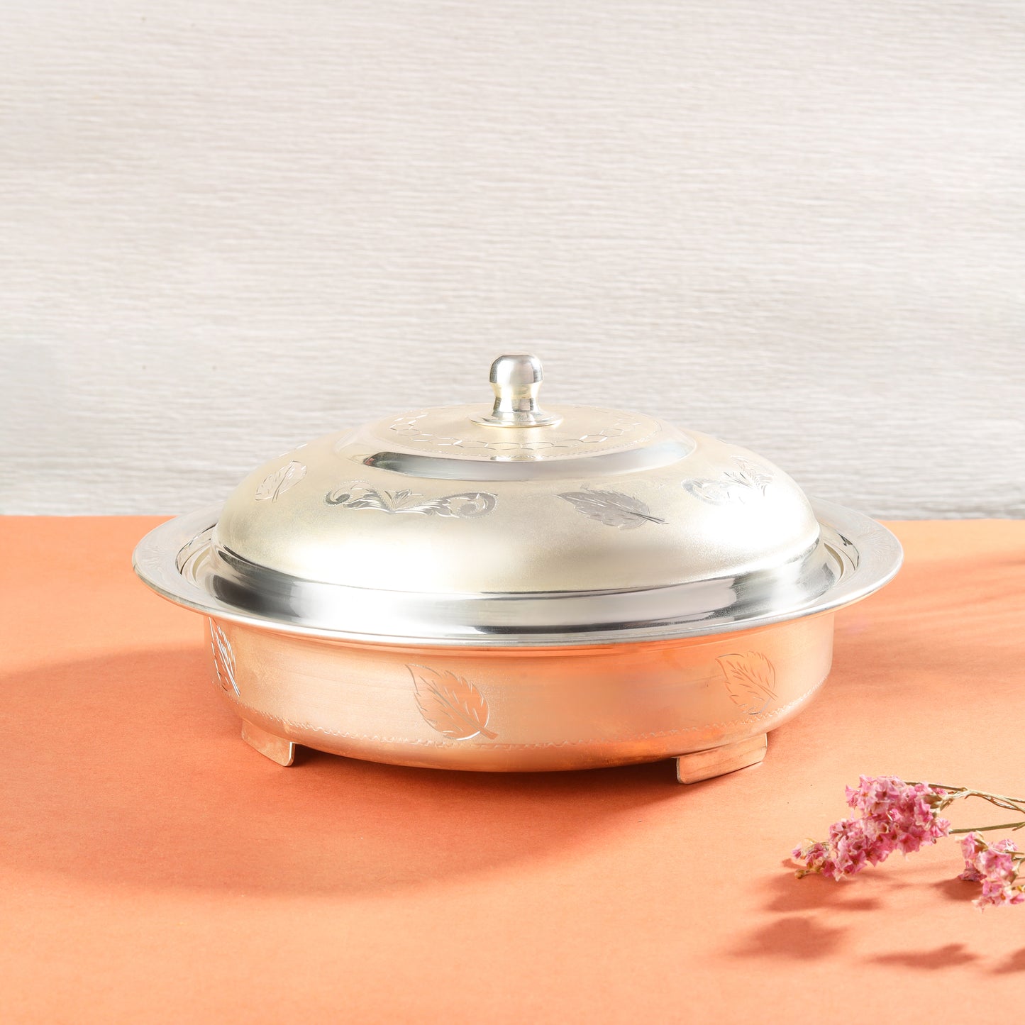 Classy Silver Bowl With Cap