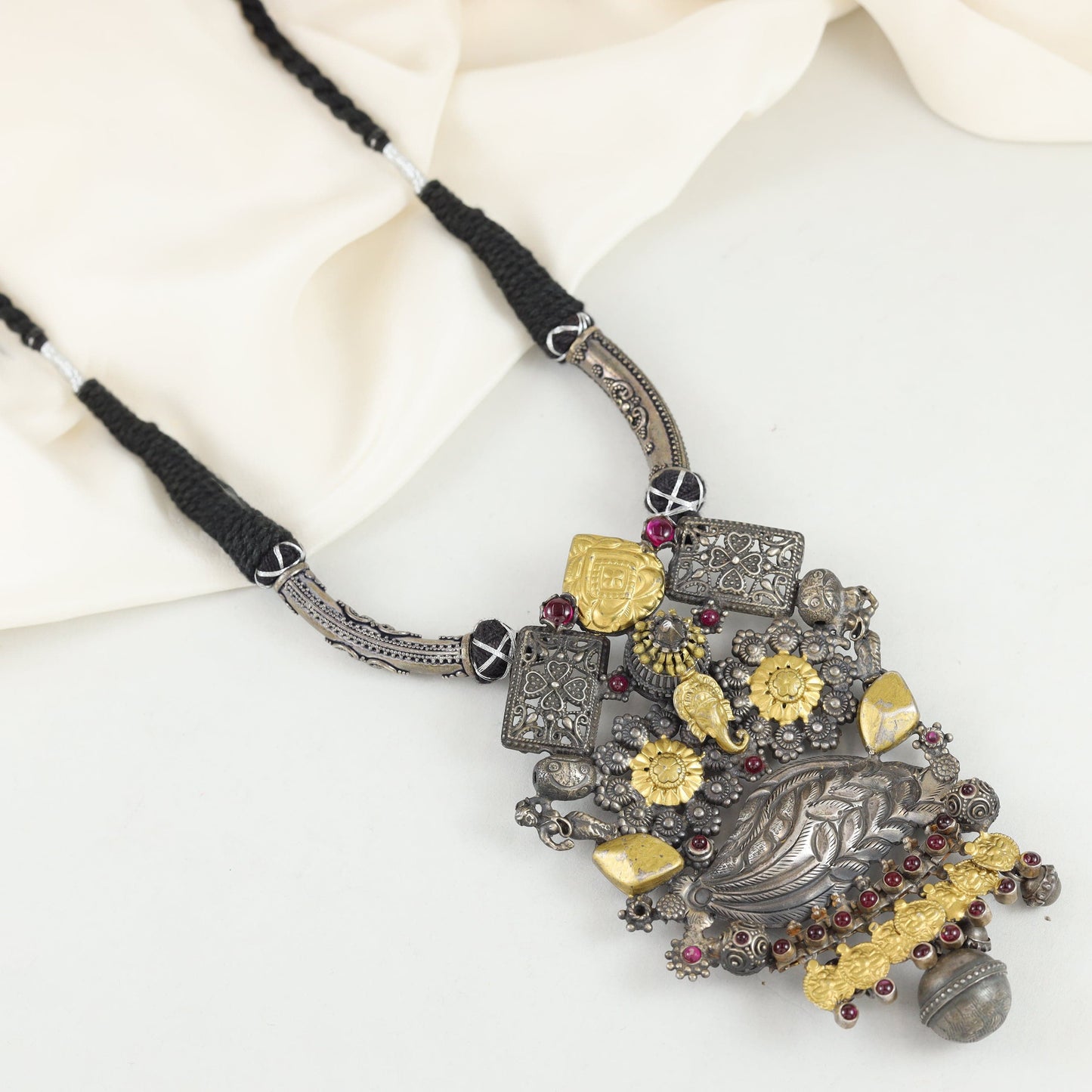 Kirti Charming Silver Necklace