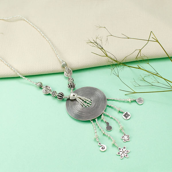 Diya Elegant Silver Artistry Necklace With Intricate