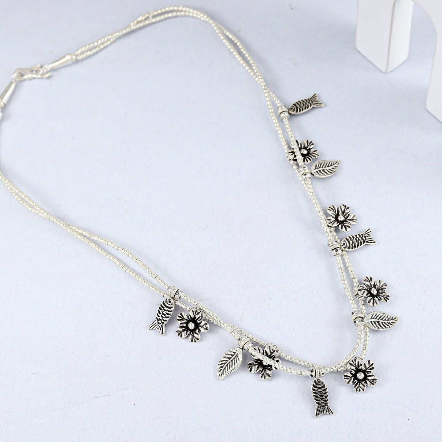 Naina Glooming Silver Necklace