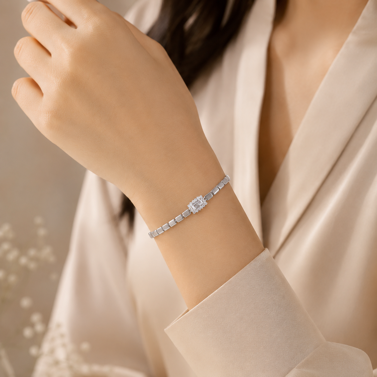 Eesha Gleam Silver Bracelet