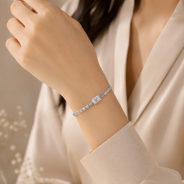 Eesha Gleam Silver Bracelet