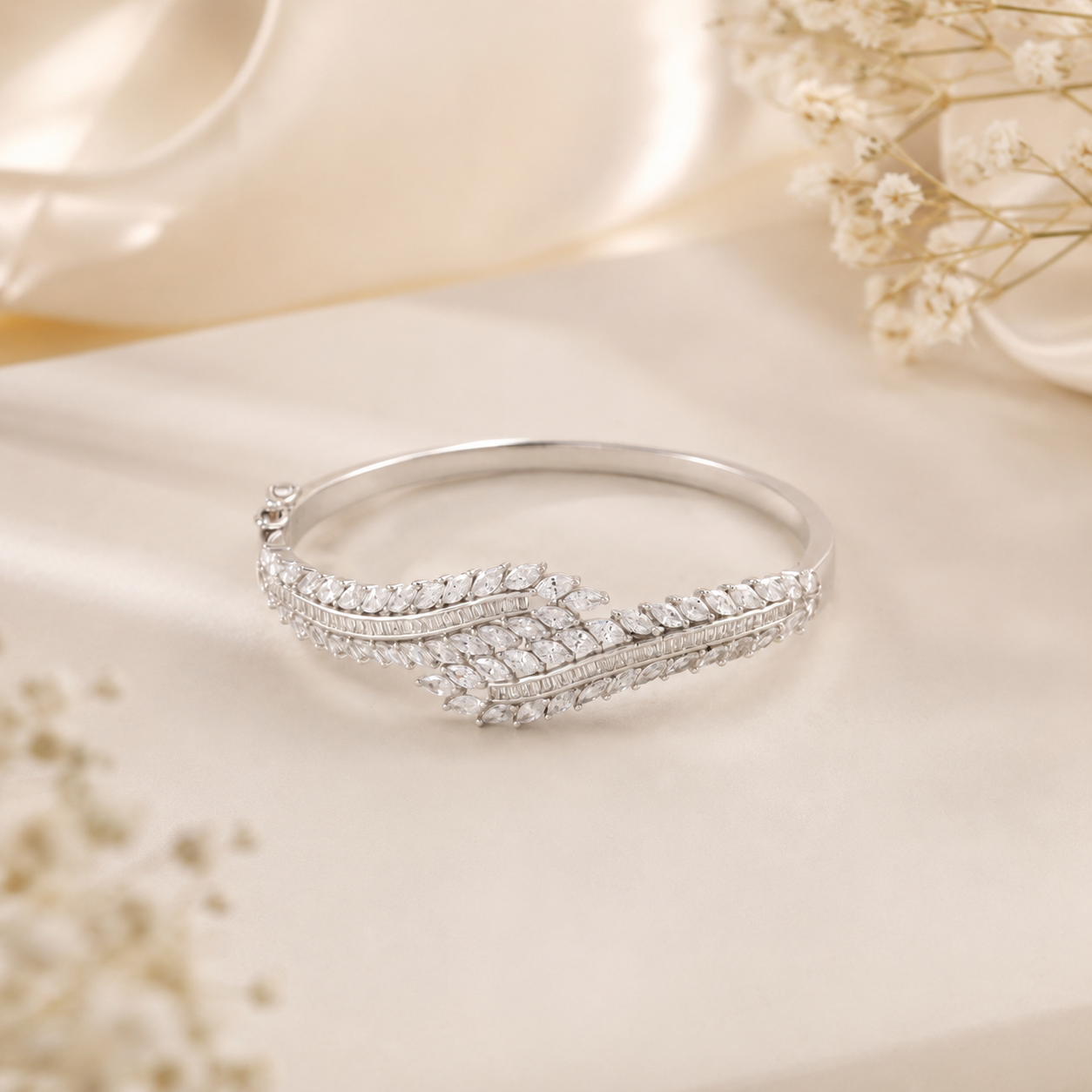 Twinkle Leaf Silver Bracelet