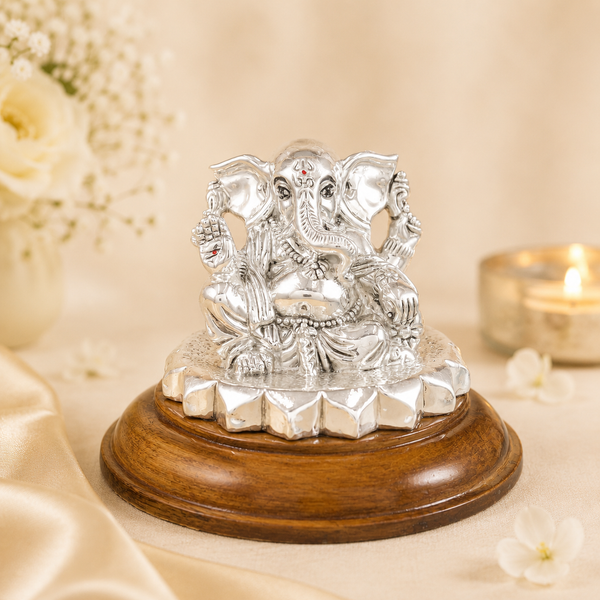 Stunning Chaturbhuj Silver Idol