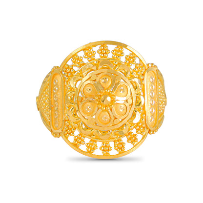 Ekta Gleaming Gold Ring