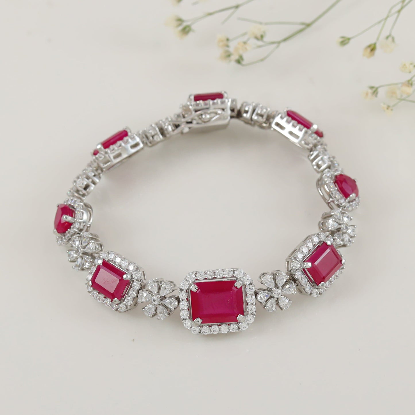 Gleaming Ishani Swarovski Silver Bracelet