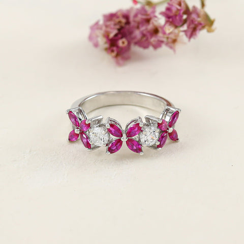 Isla Gleaming Silver Ring