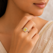 Mia Yellow Center Stones Ring